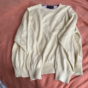 Yellow Tommy Hilfiger Sweater Size XL